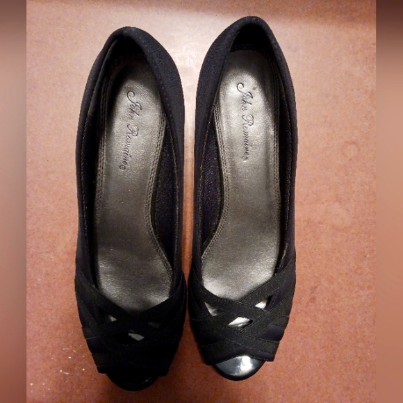 JOHN ROMAINE ONE INCH CRISS CROSS PEEP TOE HEEL - Picture 3 of 4